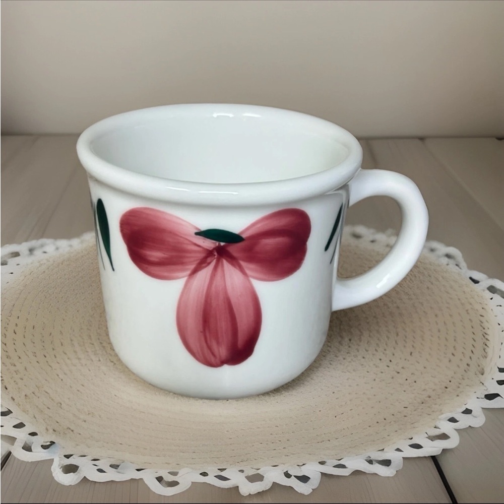 Elegant White Mug with Pink Floral Design